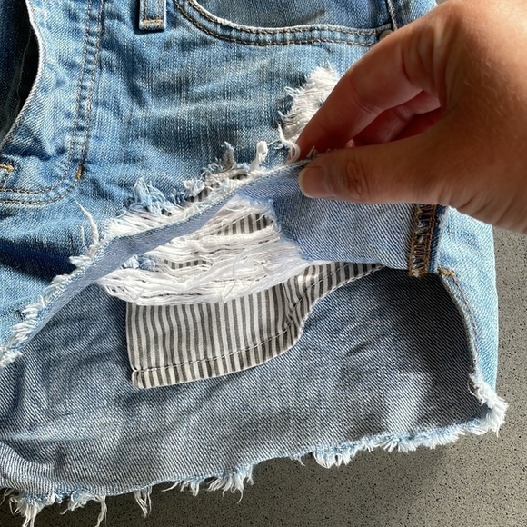 Mango distressed buttons fly jeans short - Picture 4 of 7